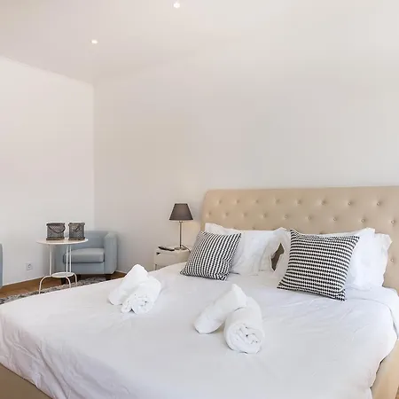 World Travelers * Lisbon